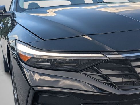 New 2026 Hyundai Elantra Limited FWD image 32