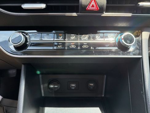 Used 2023 Hyundai Sonata SE FWD image 24
