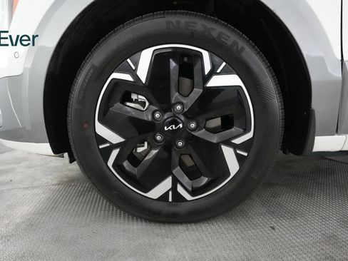 Used 2024 Kia Niro Wave w/ Wave Preserve Package FWD image 19