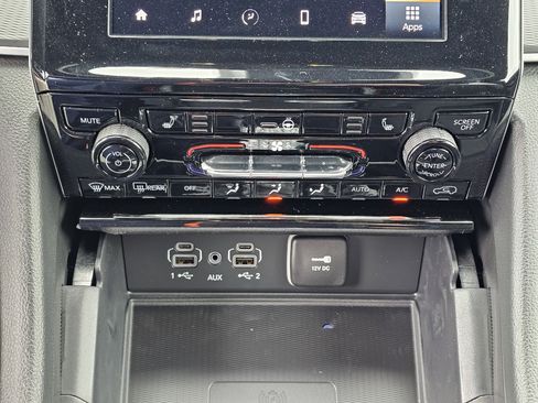 New 2025 Jeep Grand Cherokee Altitude image 27