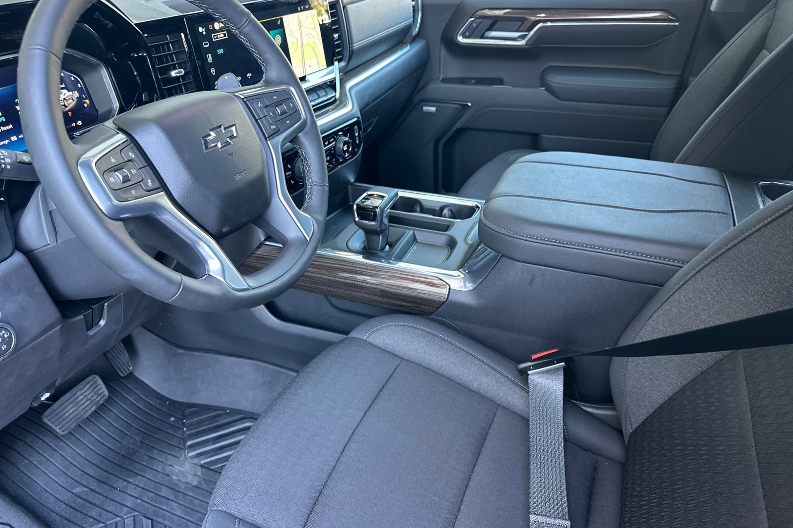 New 2026 Chevrolet Silverado 1500 RST w/ Dark Appearance Package AWD/4WD image 10