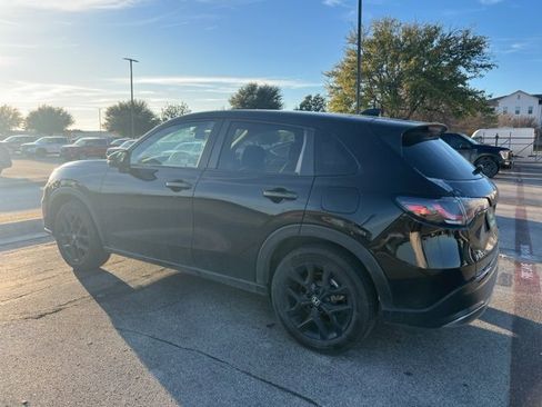 Used 2023 Honda HR-V Sport image 1