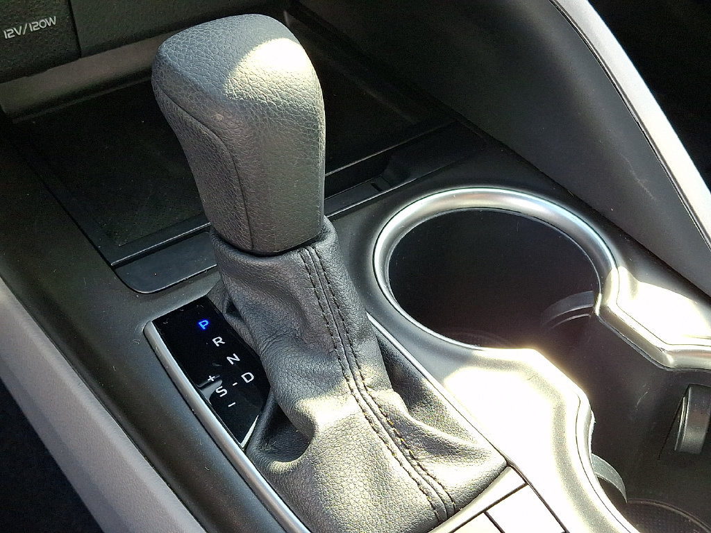 Used 2024 Toyota Camry LE AWD/4WD image 17