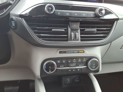 Used 2023 Ford Escape Active AWD/4WD image 17