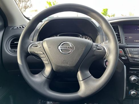 Used 2020 Nissan Pathfinder S AWD/4WD image 19