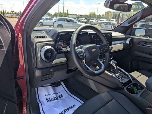 Used 2026 Chevrolet Colorado LT w/ LT Convenience Package AWD/4WD image 13