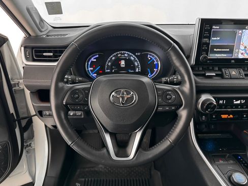 Used 2020 Toyota RAV4 Limited image 10