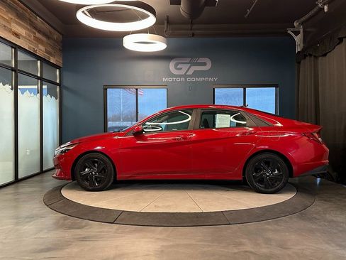 Used 2023 Hyundai Elantra SEL image 6