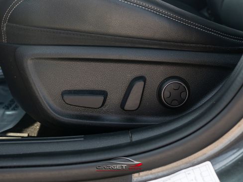 Used 2022 Genesis G70 2.0T image 34