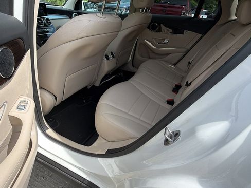 Used 2022 Mercedes-Benz GLC 300 image 24