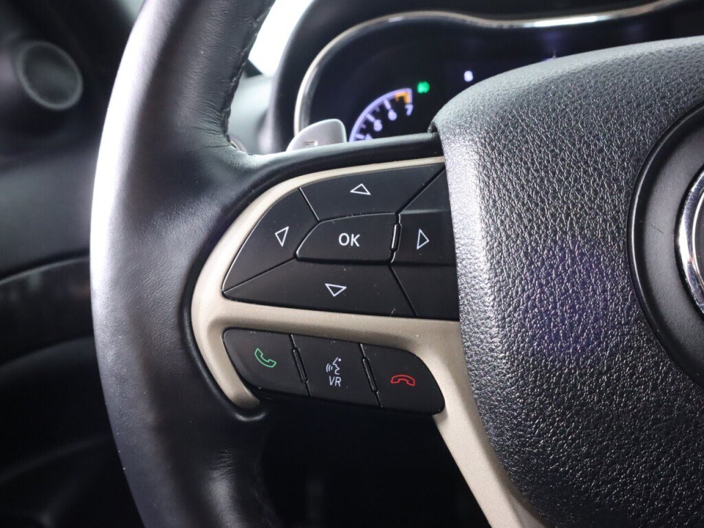 Used 2016 Jeep Grand Cherokee Laredo w/ Quick Order Package 23E AWD/4WD image 13