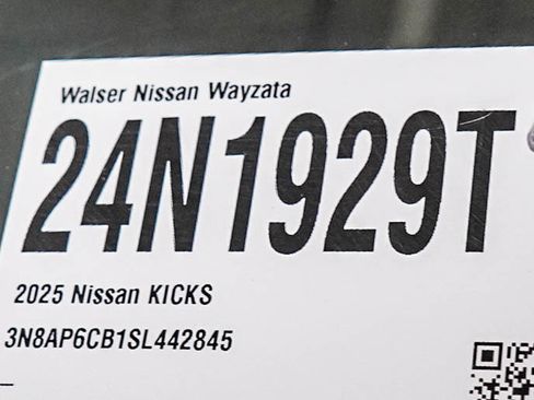 Used 2025 Nissan Kicks SV w/ SV Premium Package AWD/4WD image 30
