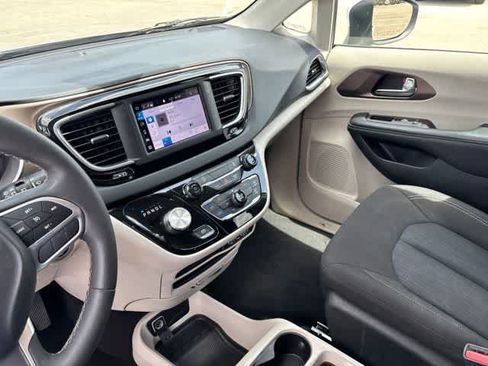 Used 2023 Chrysler Voyager LX FWD image 20