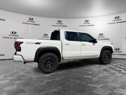 Used 2026 Nissan Frontier PRO-4X AWD/4WD image 3