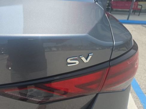 Certified 2022 Nissan Sentra SV FWD image 7