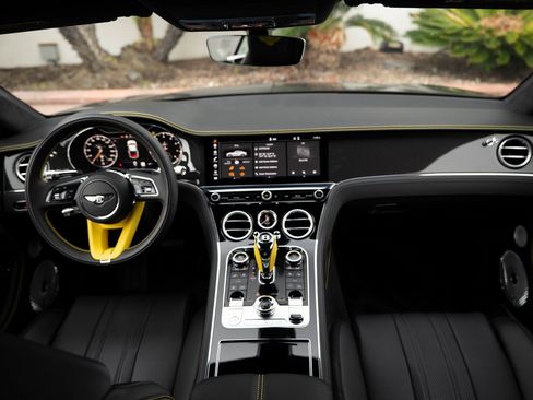 Used 2024 Bentley Continental GT image 4