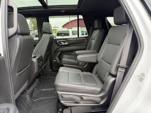 Used 2021 Chevrolet Tahoe Z71 w/ Luxury Package AWD/4WD image 18