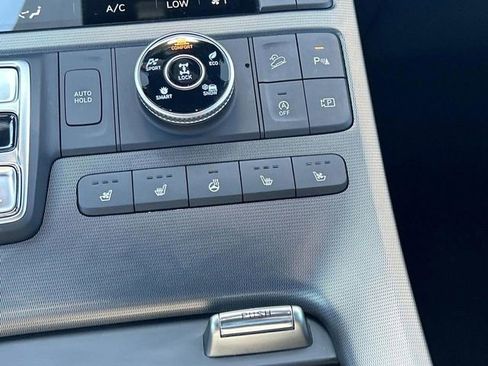 Used 2024 Hyundai Palisade Calligraphy image 17