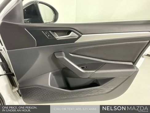 Used 2024 Volkswagen Jetta Sport image 20