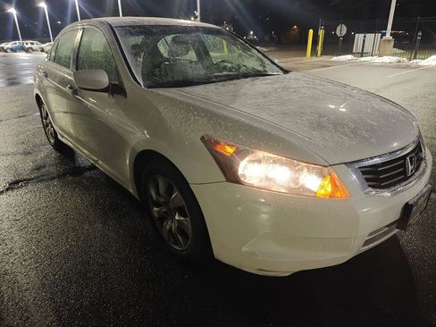 Used 2010 Honda Accord EX-L image 2