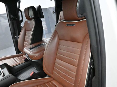 Used 2023 GMC Yukon XL Denali Ultimate image 18