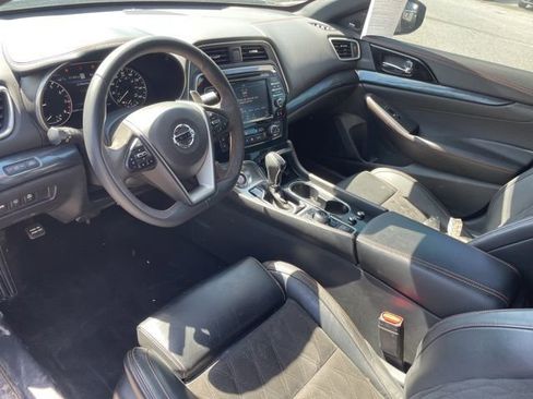 Used 2021 Nissan Maxima SR w/ Sport Mat Group image 5