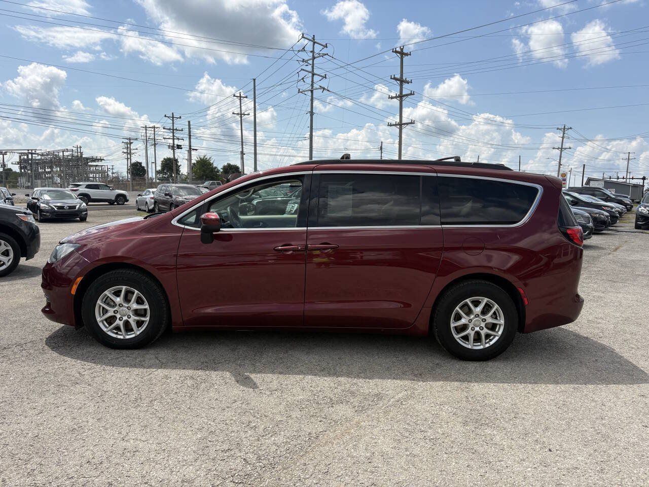 Used 2020 Chrysler Voyager Lxi FWD image 7