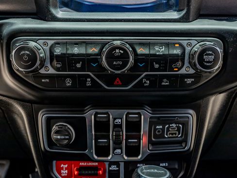 Used 2021 Jeep Gladiator Mojave AWD/4WD image 26