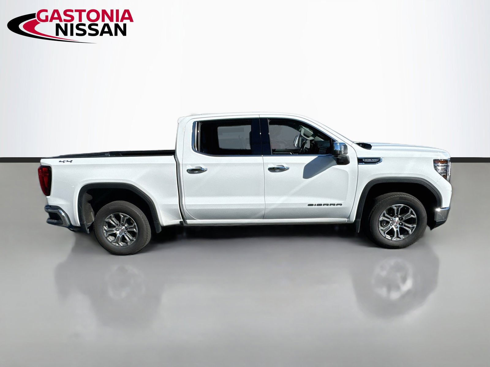 Used 2025 GMC Sierra 1500 SLT AWD/4WD image 10