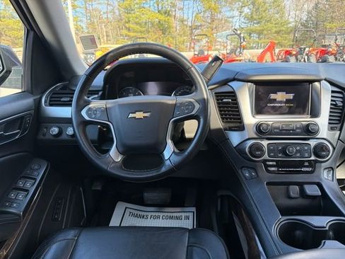Used 2017 Chevrolet Suburban LT image 15