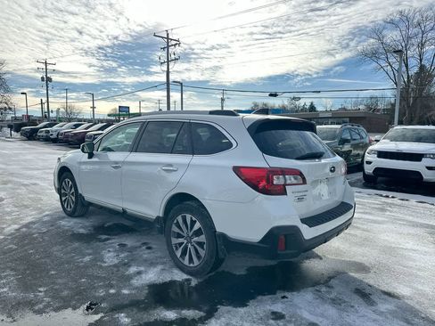 Used 2019 Subaru Outback 2.5i Touring image 11
