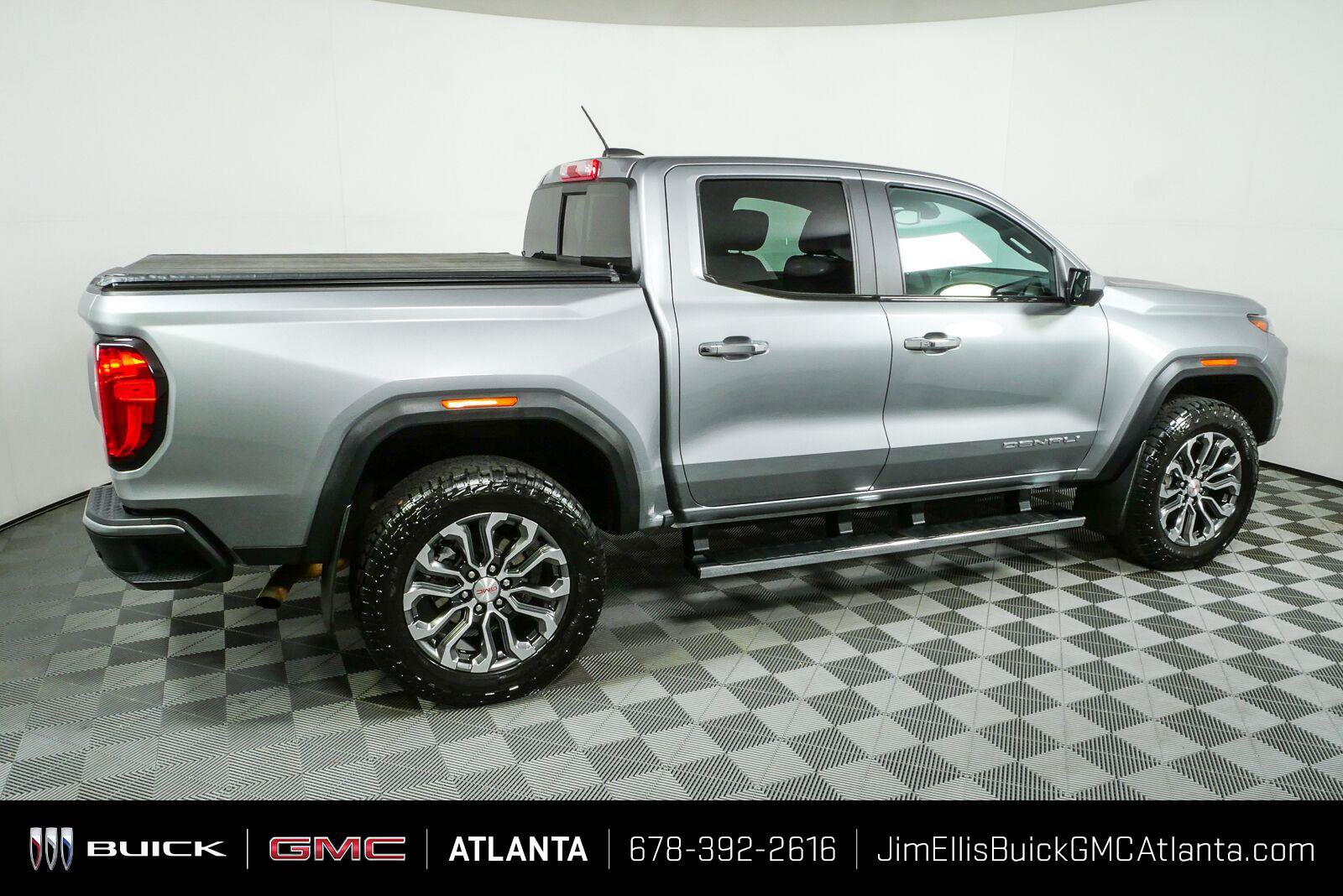 Used 2023 GMC Canyon Denali AWD/4WD image 2