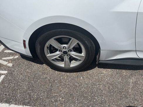 Used 2024 Ford Mustang Coupe image 17