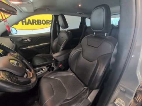 Used 2020 Jeep Cherokee Limited AWD/4WD image 11