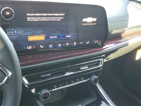 New 2026 Chevrolet Traverse Z71 w/ Driver Confidence Package image 10