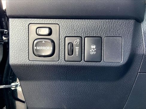 Used 2014 Toyota RAV4 LE FWD image 33