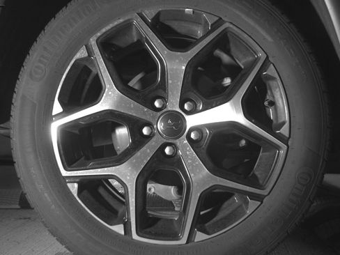 Used 2025 Jeep Compass Limited image 15