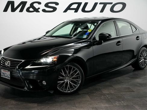 Used 2015 Lexus IS 250 w/ Navigation System Package RWD image 2