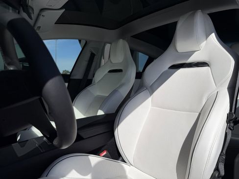 Used 2024 Tesla Model 3 Performance image 36