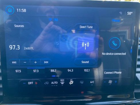 Used 2023 Ford Transit 350 XLT image 28