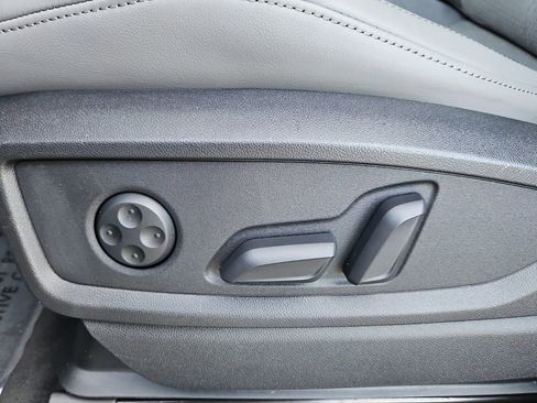 Used 2024 Audi SQ5 Premium image 12