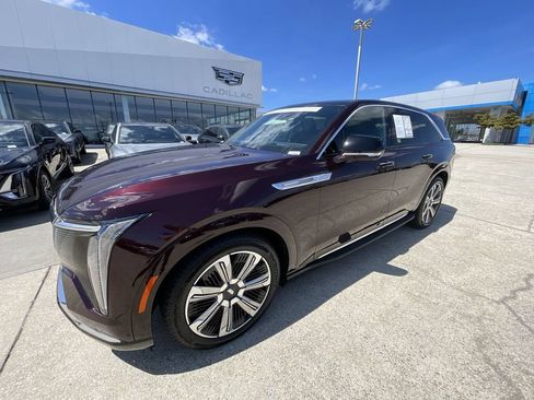 Used 2025 Cadillac Escalade IQ Luxury 2 w/ LPO, Premium Carpet Package AWD/4WD image 4