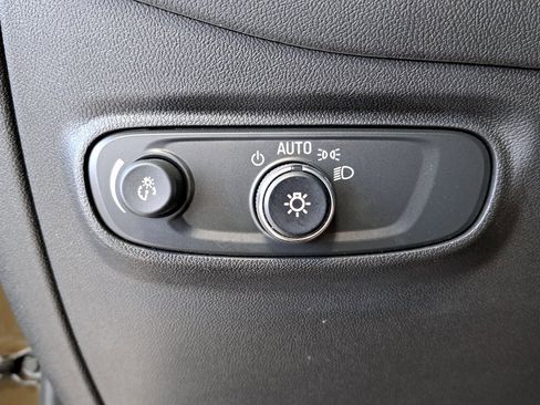 Used 2024 Chevrolet Equinox LT image 14