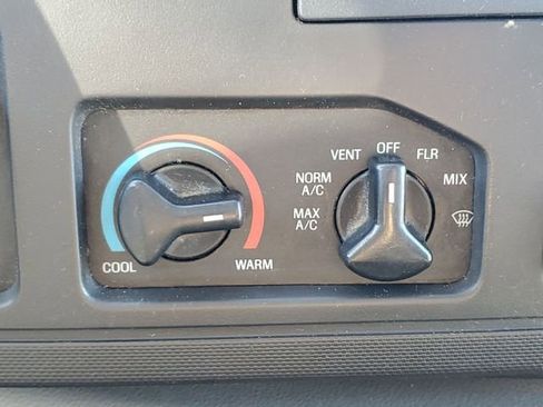 Used 2015 Ford E-350 and Econoline 350 Super Duty w/ Exterior Upgrade Package image 21