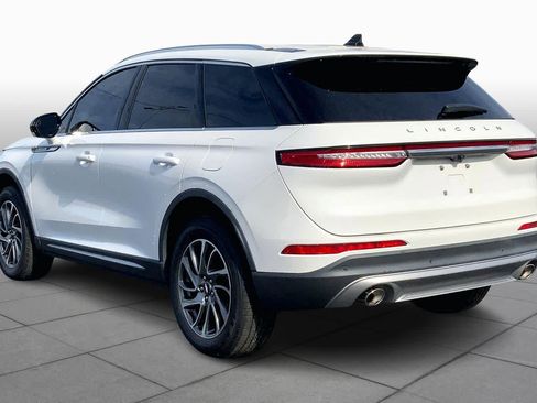 Used 2022 Lincoln Corsair Standard w/ Equipment Group 101A image 12