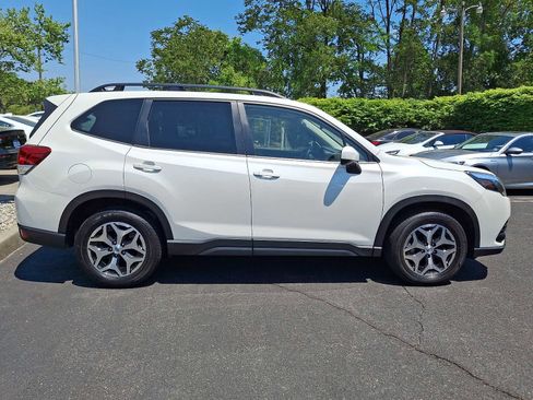 Used 2023 Subaru Forester Premium AWD/4WD image 7