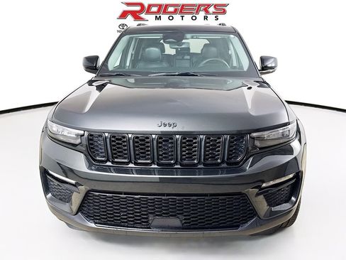 Certified 2023 Jeep Grand Cherokee Limited w/ Black Appearance Package AWD/4WD image 2