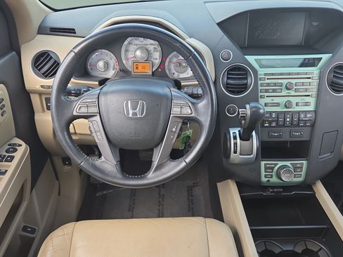 Used 2010 Honda Pilot Touring image 12