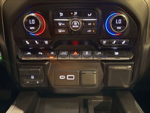 Used 2022 Chevrolet Silverado 1500 LTZ w/ LTZ Premium Texas Edition RWD image 27