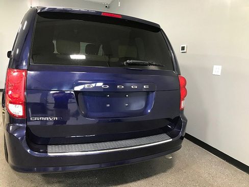 Used 2016 Dodge Grand Caravan SE w/ Quick Order Package 29E SE FWD image 4